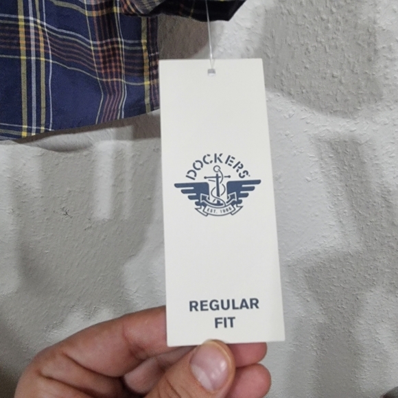 Men's NWT Navy Blue Plaid Long Sleeve Dockers Button Up Regular Fit Shirt - Picture 6 of 6